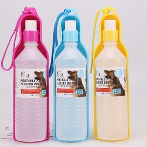 מיימית פלסטיק לטיול מימיית פלסטיק ניידת לכלבים 500 מ"ל עם קערת שתייה מתקפלת