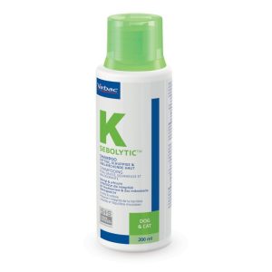 בקבוק 250 מ"ל של וירבק SEBOLYTIC – שמפו טיפולי להסרת שומן וטיפול בשמנוניות עור לכלבים וחתולים.