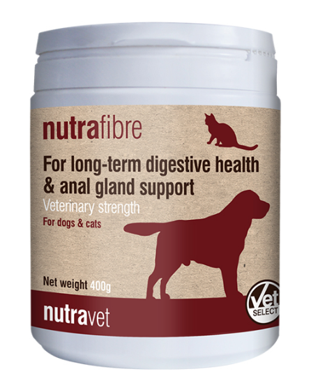 קופסת NutraFiber של Nutravet – 400 גרם סיבים לתמיכה בעיכול ושמירה על בריאות השקים האנליים.