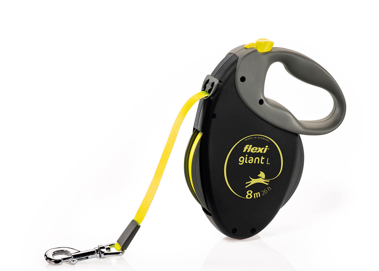 רצועה נשלפת XL של Flexi בגימור שחור, אורך 8 מ', ידית רכה ובלם יד אחד – אידיאלית לכלבים גדולים.