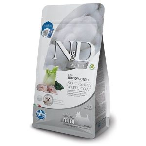 דג בס ים טרי (22%), חלבון דגים מיובש (20%), שמן קוקוס, קמח אפונה, קמח עדשים, שומר מיובש (4%), שמן דגים.